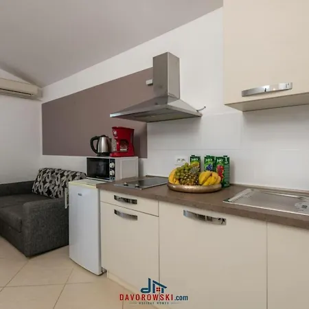 Jana 1 Comfortable Hotel